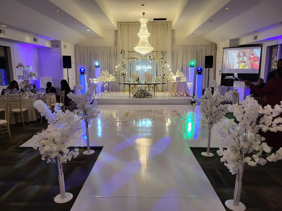 Mariage – allée blanche