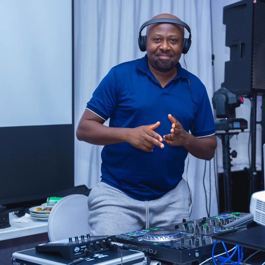 DJ Le Prince – sourire